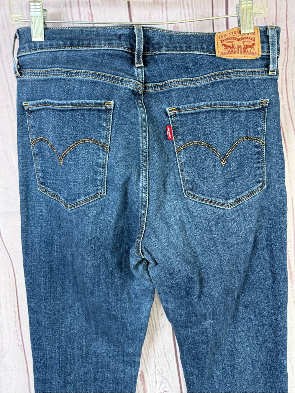 Levis 724 Women’s Jeans high rise straight cropped size 30 - Picture 4 of 7